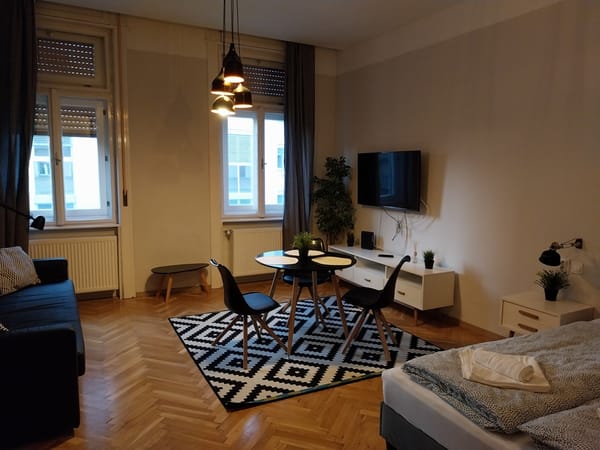 Budapest Airbnb With 430 Mbps Wifi